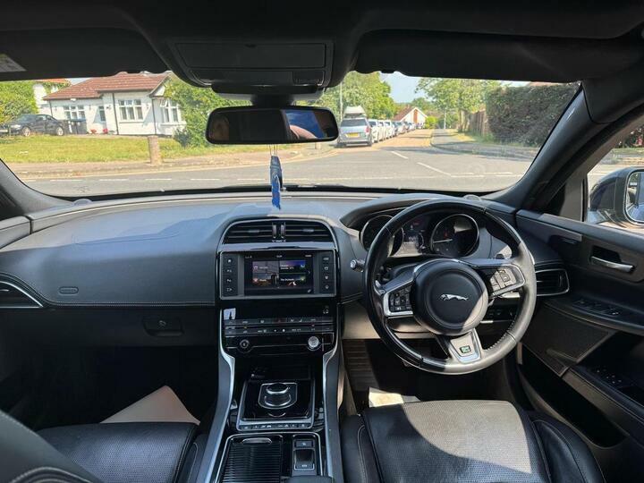 Jaguar XE 2.0D R-sport Saloon Awd Euro 6 S OU67XWM Blue #3
