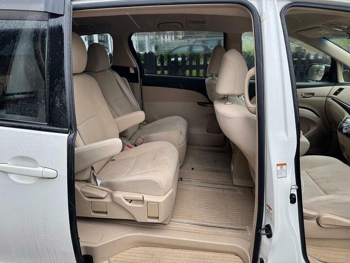 Toyota Estima Aeras 2.4 Mpv 7 Seats White #4