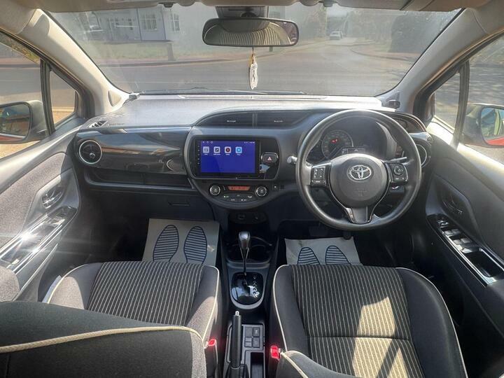 Toyota Yaris 1.5 Vvt-h Design E-cvt Euro 6 Ss GN17HHM #2