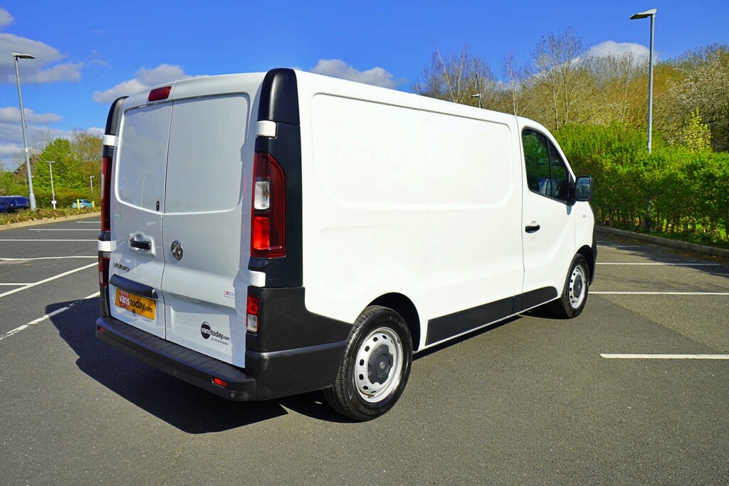 Vauxhall Vivaro 2700 Cdti Ss Swb Euro 6 DU19CWD White #5