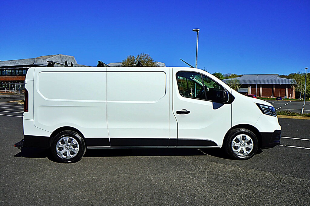 Renault Trafic Ll30 Advance Blue Dci Lwb Air Con Nav MM73CLF White #3