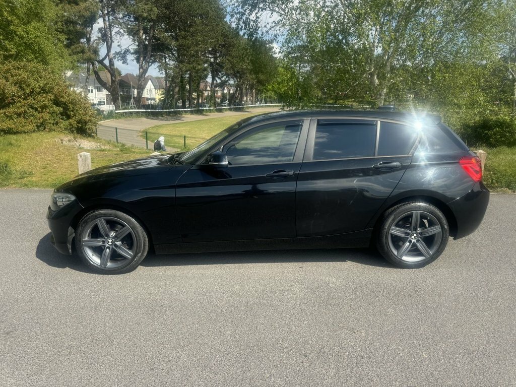 BMW 1 Series 1.5L Sport WD19DHC Black #4