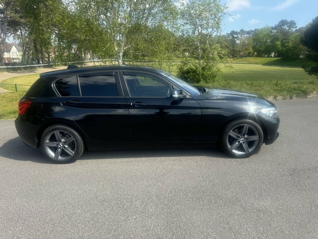 BMW 1 Series 1.5L Sport WD19DHC Black #3