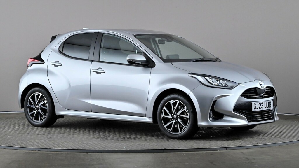 Toyota Yaris 1.5 Hybrid Design Cvt Silver