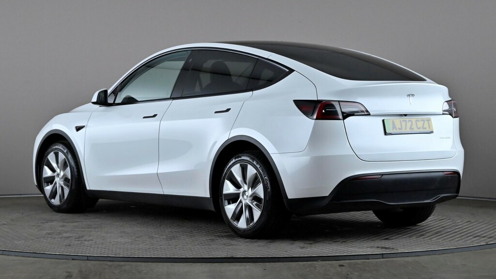 Tesla Model Y Long Range Awd AJ72CZT White #4