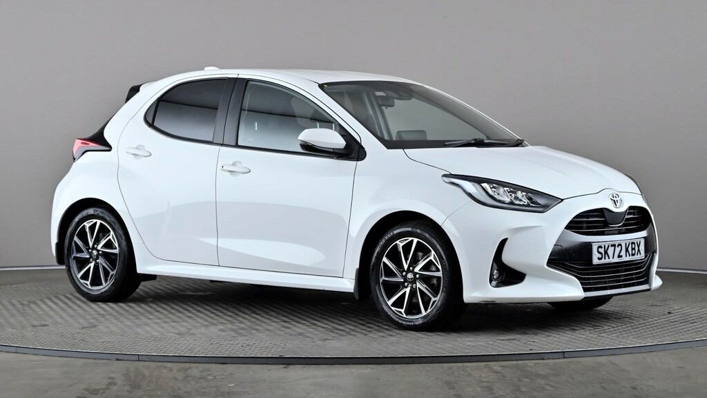 Toyota Yaris 1.5 Hybrid Design Cvt White