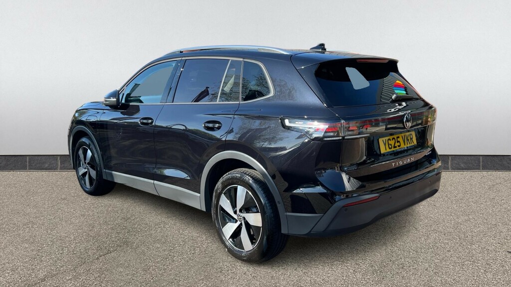 Volkswagen Tiguan 1.5 Tsi Ehybrid Match Dsg YG25VKR Black #4