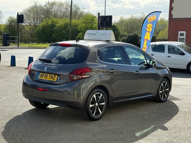 Peugeot 208 1.2 Puretech Tech Edition Hatchback Man MF19TKZ Grey #4