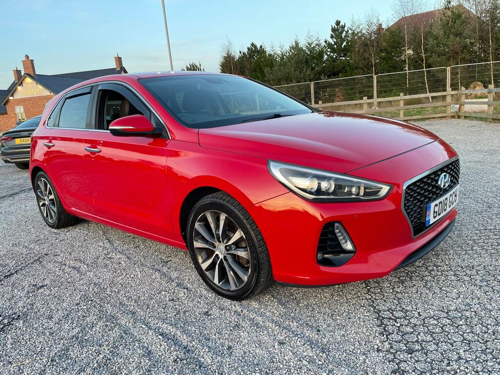 Hyundai I30 1.6 Crdi Blue Drive Premium Euro 6 Ss Red
