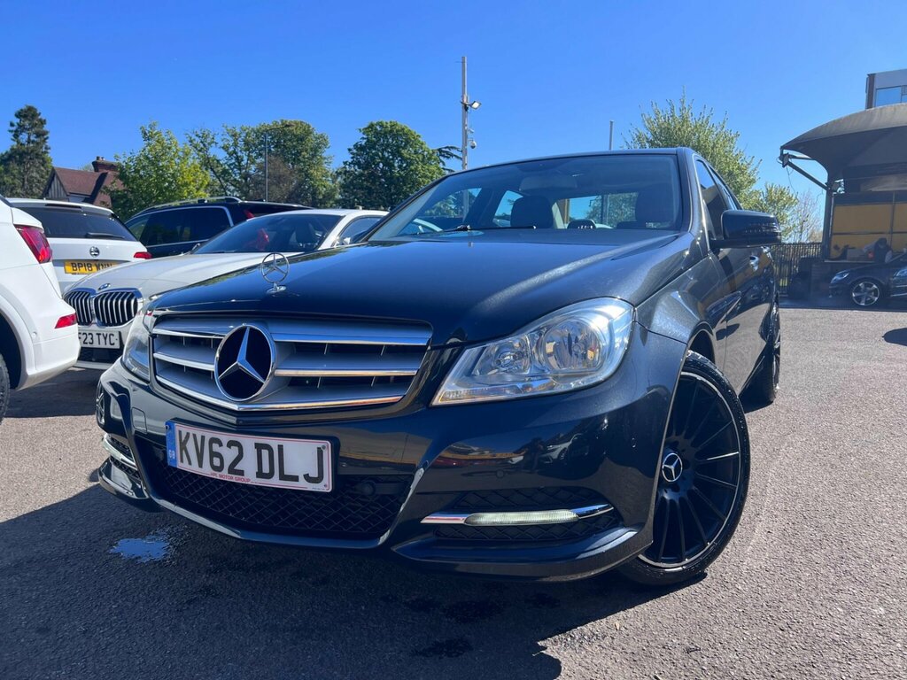 Mercedes-Benz C Class 1.6 C180 Blueefficiency Executive Se Saloon Pe Black