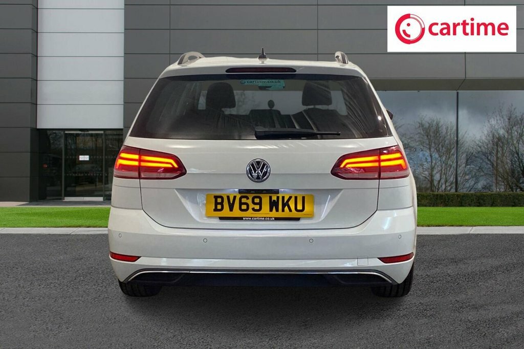 Volkswagen Golf 1L Match White #5