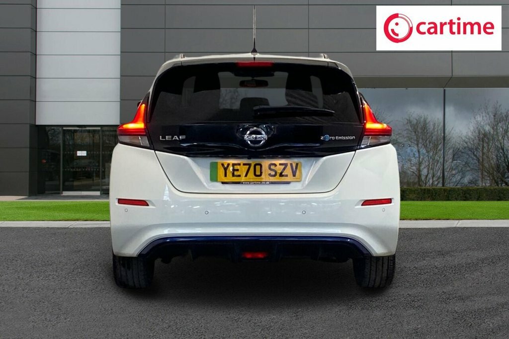 Nissan Leaf Hatchback YE70SZV White #5