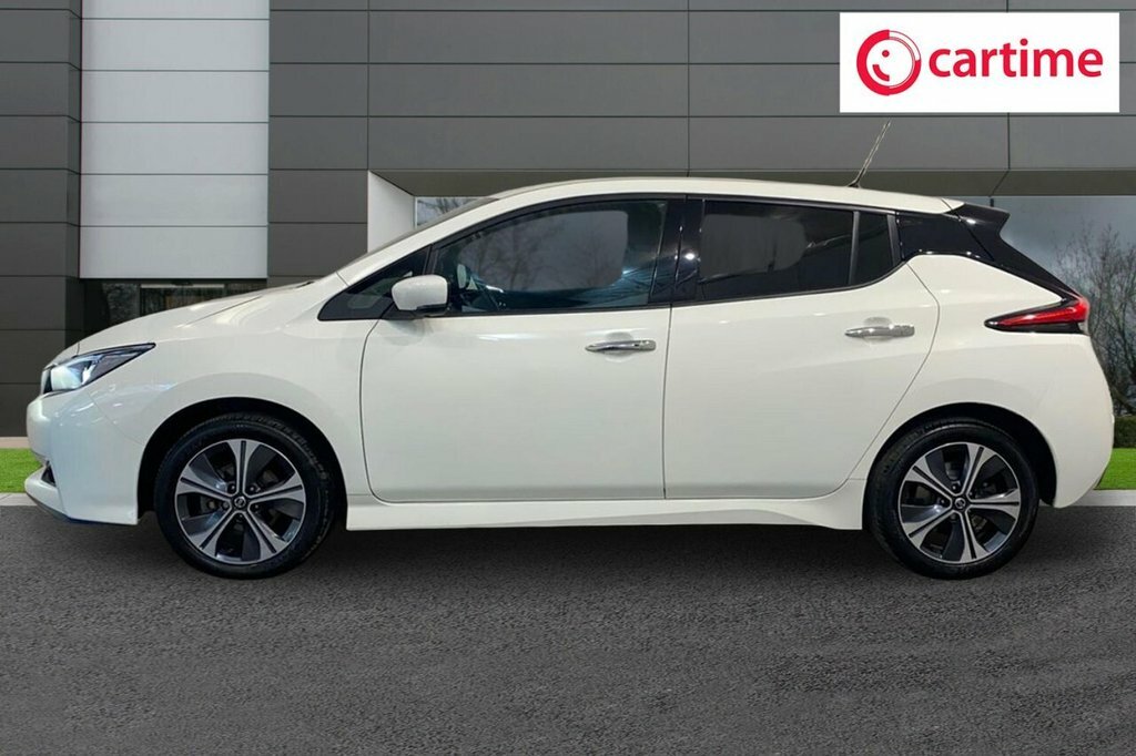 Nissan Leaf Hatchback YE70SZV White #3