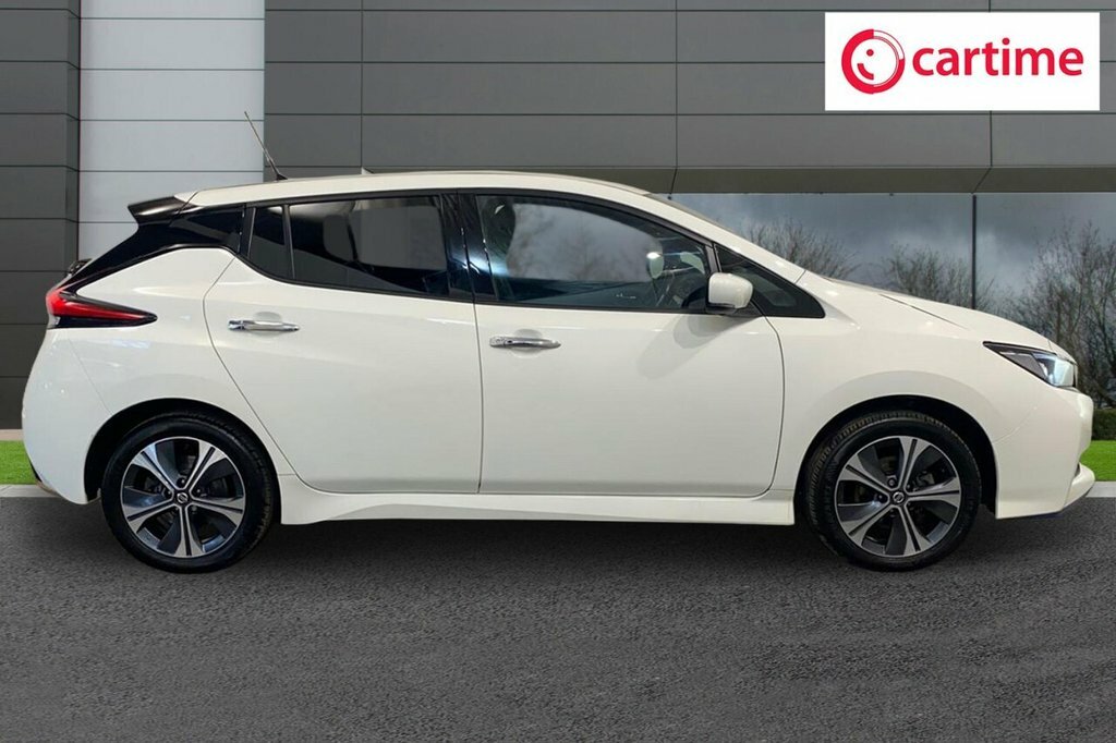 Nissan Leaf Hatchback YE70SZV White #2