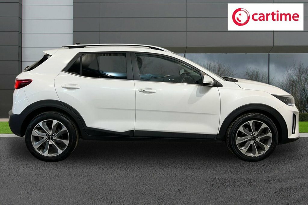 Kia Stonic Hatchback YE73NFV White #2