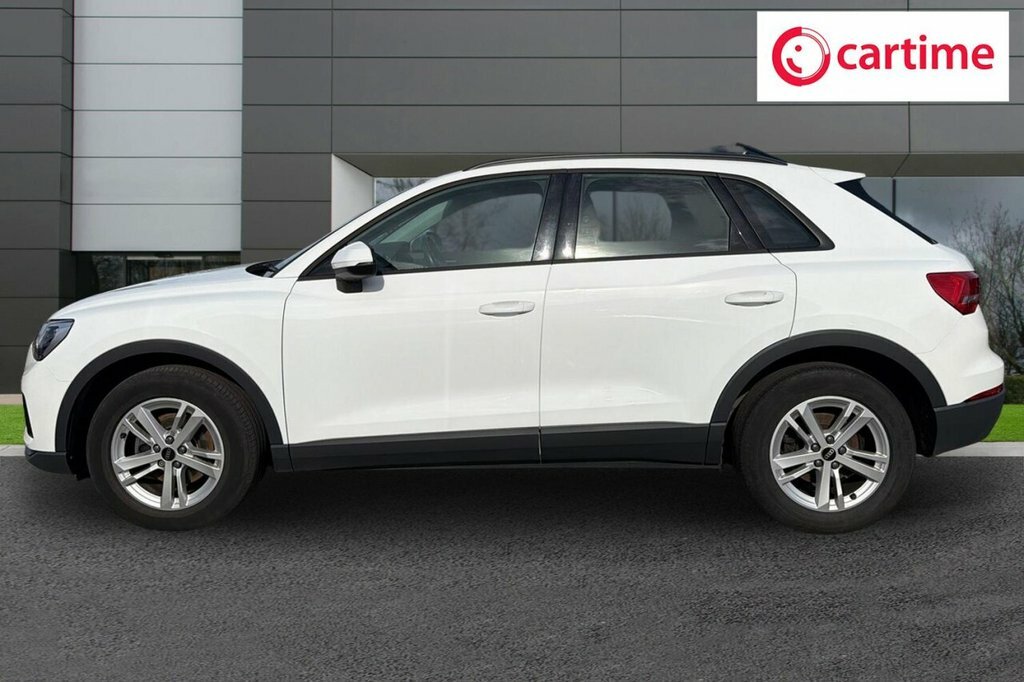 Audi Q3 2L Technik DA21OUP White #3