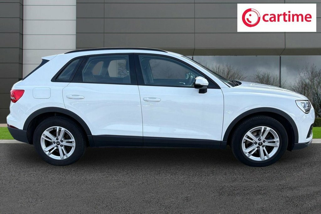Audi Q3 2L Technik DA21OUP White #2