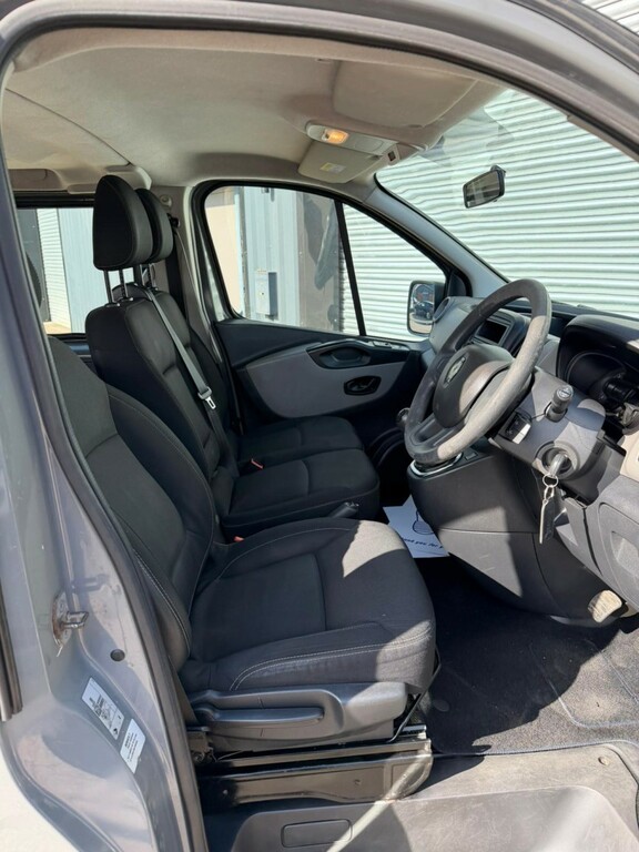 Renault Trafic Minibus 1.6 Sl27 Energy Dci 95 Business 2018 MF68GYP Grey #5