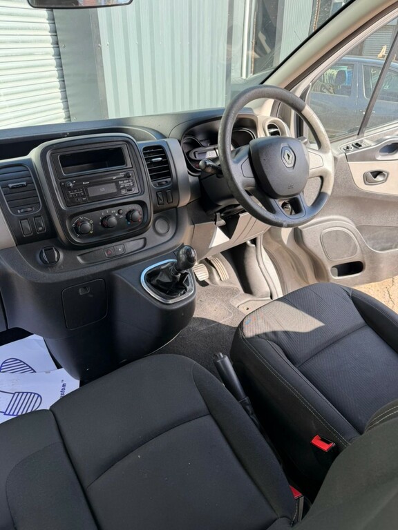Renault Trafic Minibus 1.6 Sl27 Energy Dci 95 Business 2018 MF68GYP Grey #6