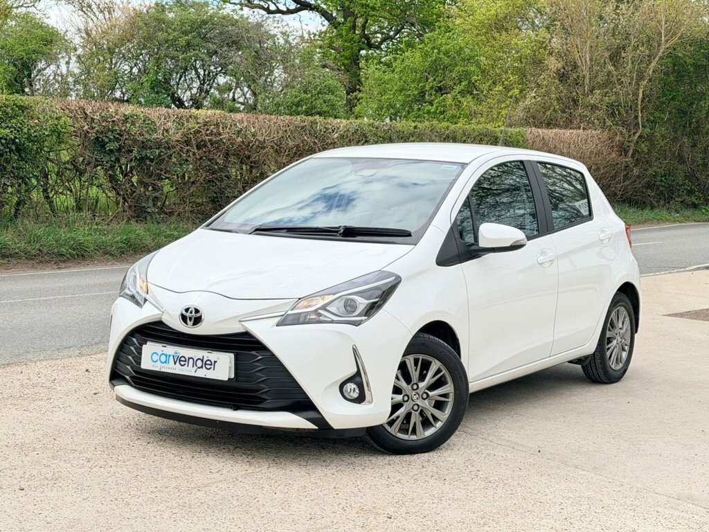 Toyota Yaris Hatchback LG67ZCU White #2