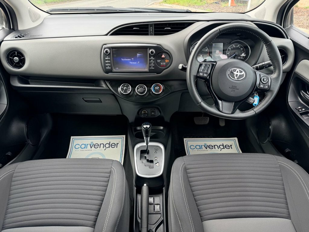 Toyota Yaris Hatchback LG67ZCU White #3