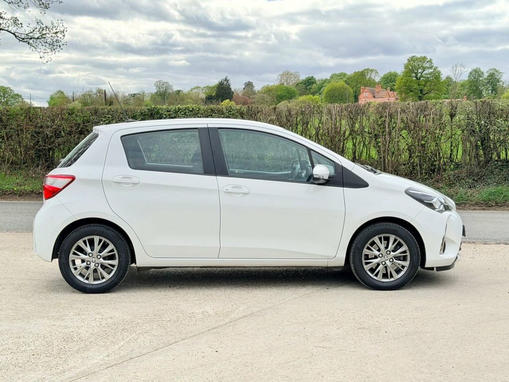 Toyota Yaris Hatchback LG67ZCU White #6