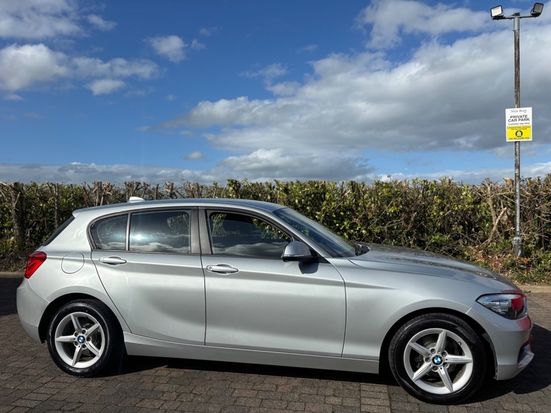 BMW 1 Series 116D Se RV66MPE Silver #6