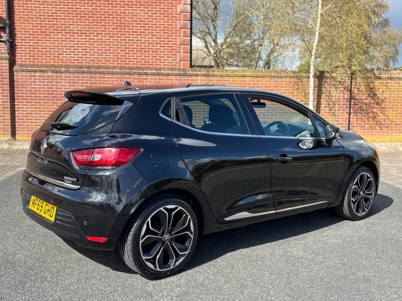 Renault Clio Iconic Dci MF69GHD Black #6