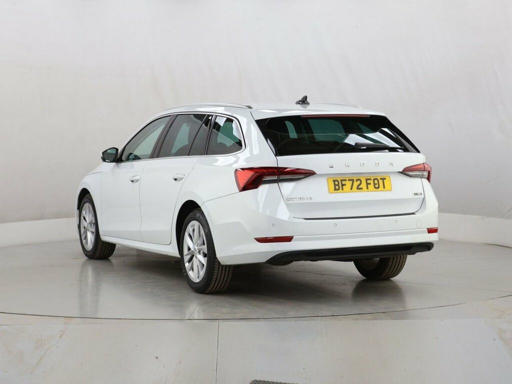 Skoda Octavia 1.5L Se L White #6
