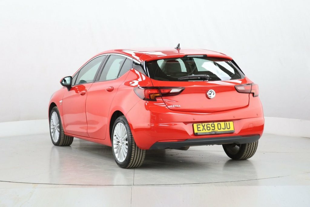 Vauxhall Astra 1L Elite Nav EX69OJU Red #5