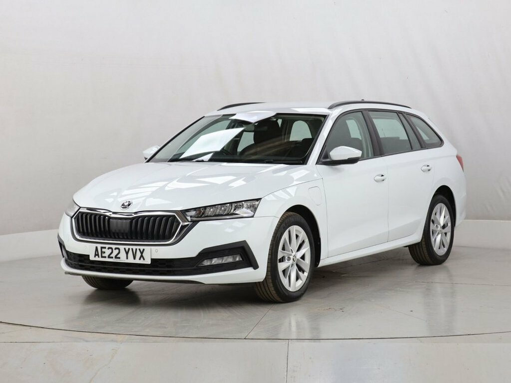 Skoda Octavia 1L Se Technology AE22YVX White #4