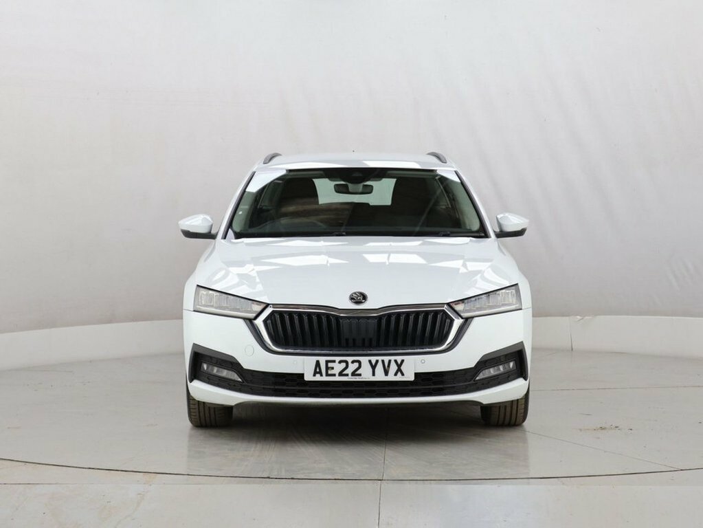 Skoda Octavia 1L Se Technology AE22YVX White #3