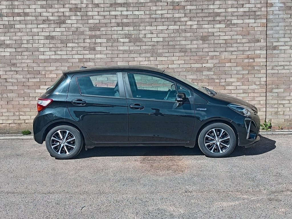 Toyota Yaris 1L Icon Tech KL68EVH Black #3