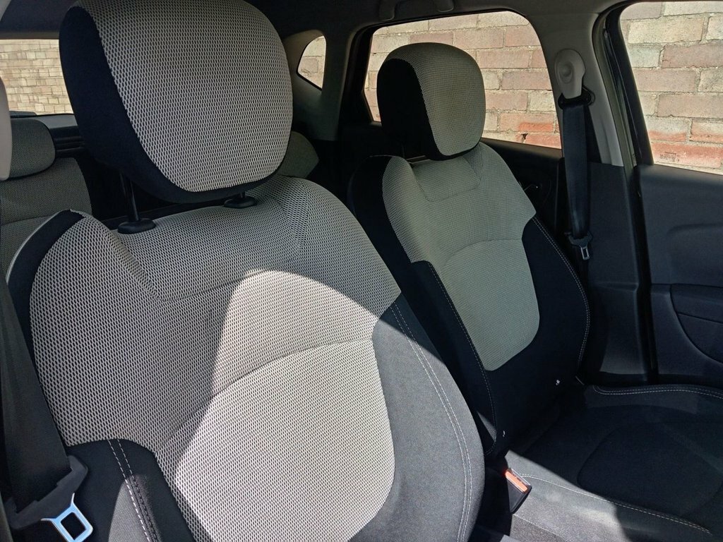 Renault Captur Suv SB68CCD Black #4