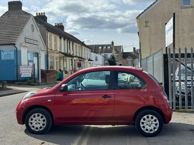 Nissan Micra 1.2 16V Visia Red