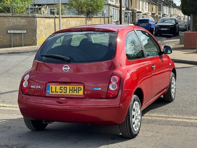 Nissan Micra 1.2 16V Visia Red #4