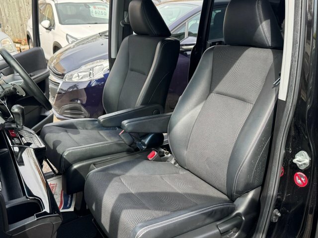 Honda StepWagon 2L Spada,8 Seater,ulez Free Red #30