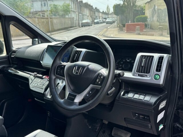 Honda StepWagon 2L Spada,8 Seater,ulez Free Red #9