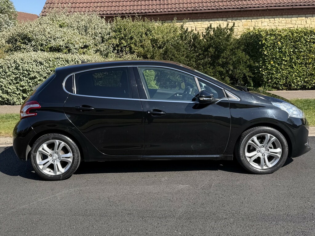 Peugeot 208 1.2 Vti Allure 201414 YG14CRU Black #3