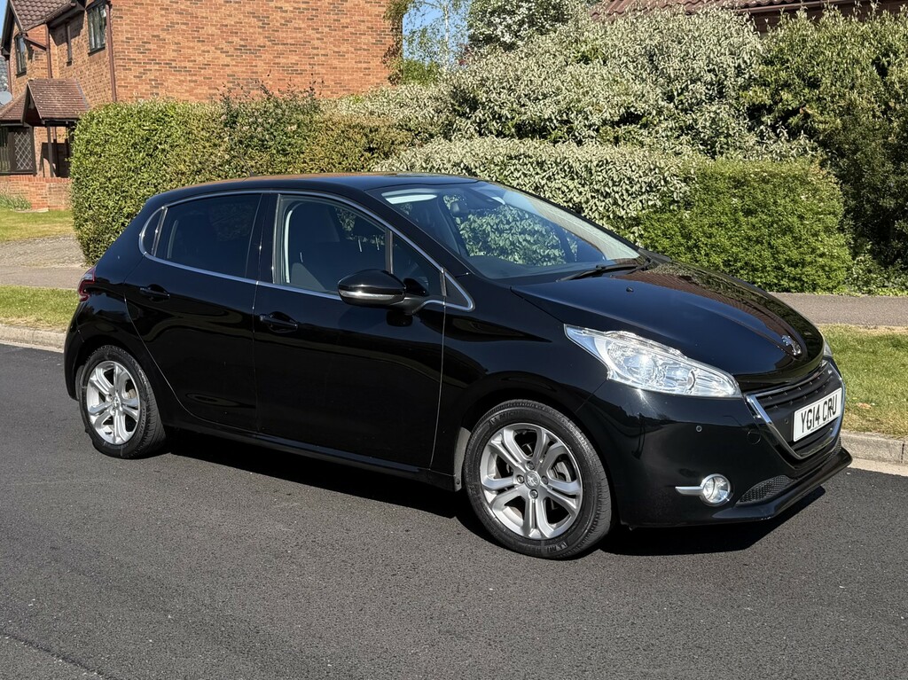Peugeot 208 1.2 Vti Allure 201414 YG14CRU Black #2