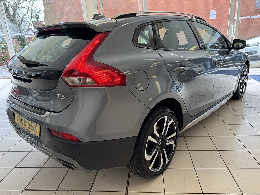 Volvo V40 Cross Country T3 Pro U6386 Ulez Grey