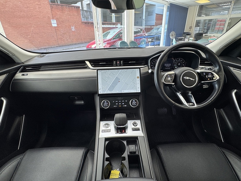 Jaguar F-Pace P400e R-dynamic S U6391 Ulez EY72XWR Black #4