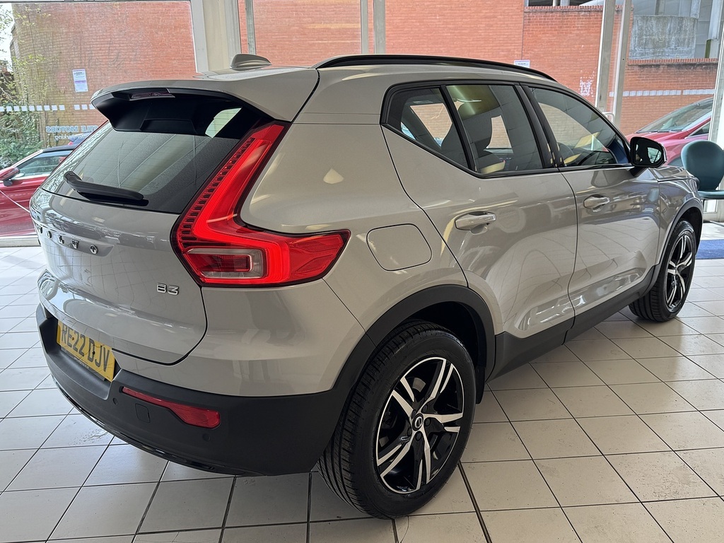 Volvo XC40 B3 Mhev Plus Dark U6405 Ulez Silver