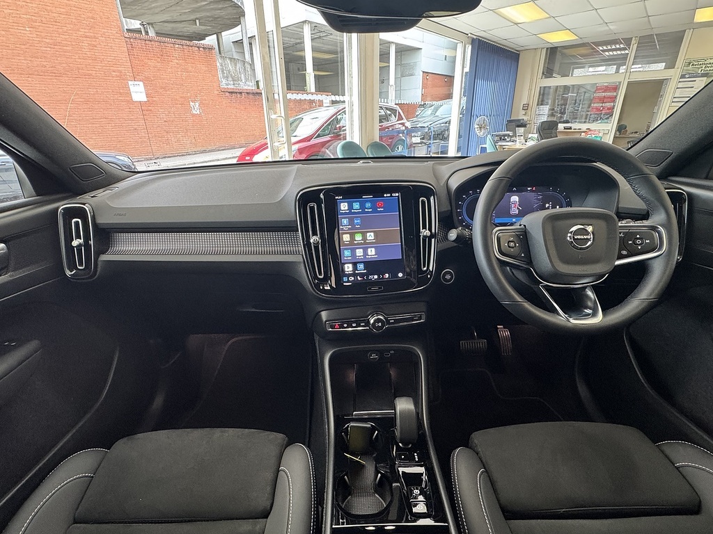 Volvo XC40 B3 Mhev Plus Dark U6405 Ulez RE22DJV Silver #2