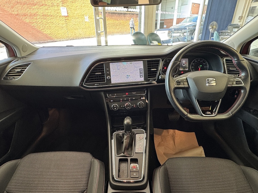 Seat Leon Tsi Fr Technology U6352 Ulez Red #2