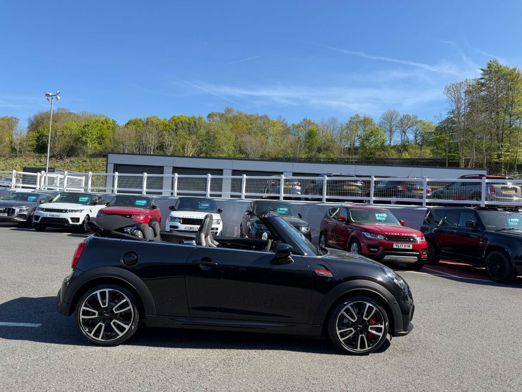 Mini Convertible 2L John Cooper Works YE72LZL Black #6