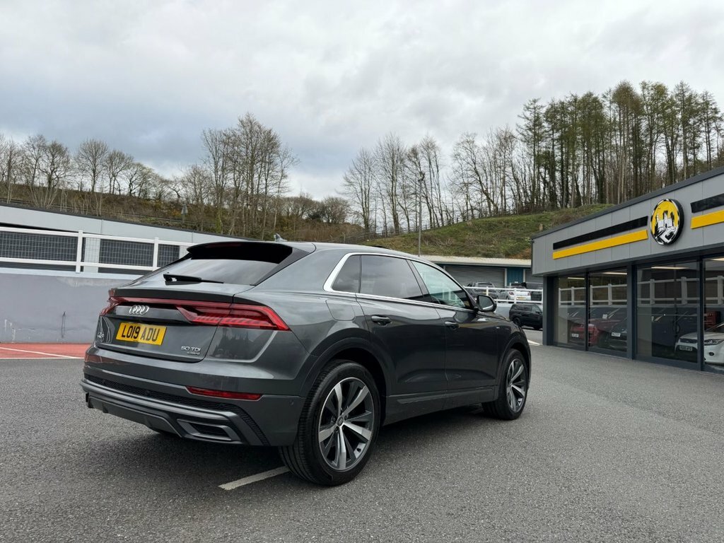 Audi Q8 3L S Line LO19ADU Grey #5
