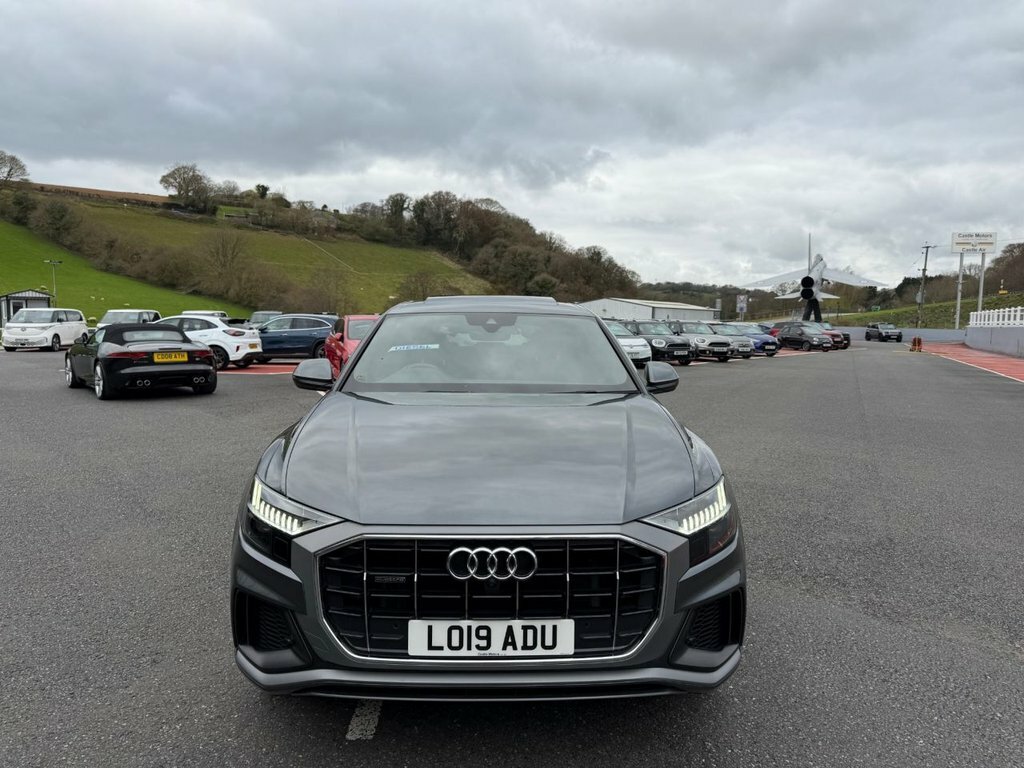 Audi Q8 3L S Line LO19ADU Grey #2
