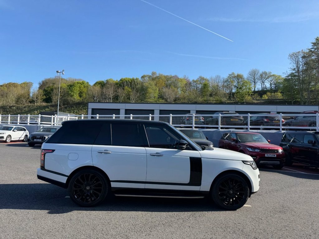 Land Rover Range Rover 3L Autobiography 5dr LB15LSD White #6