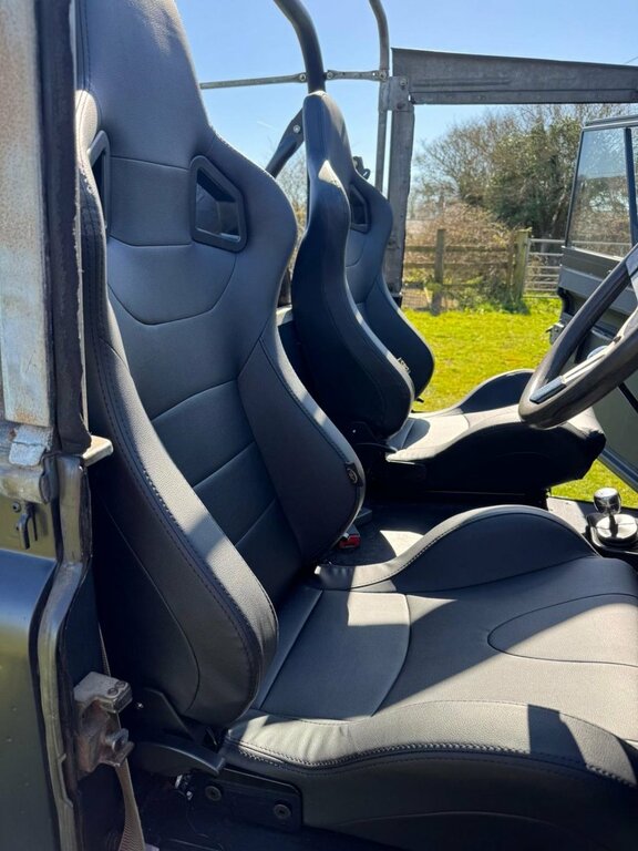 Land Rover Defender X-dynamic Hse Red #9